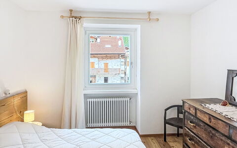 La Casa di Bruna: Möbel, Bett, Interior Design, Schlafzimmer, Wand, Holz, Flooring, Fussboden, Bedding, Bettdecke