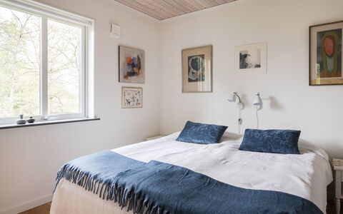 Lövekulle: Bett, Schlafzimmer, Bettdecke, Bedding, Holz, Interior Design, Decke, Fussboden, Flooring, Möbel