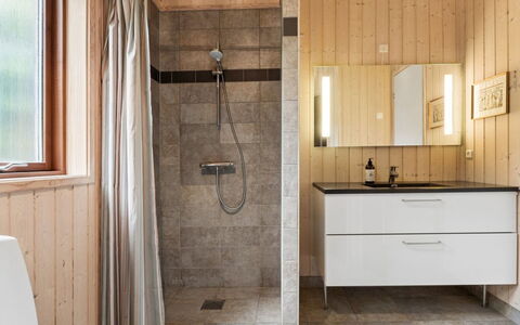 Stasia - 50M from the Sea: Flooring, Fussboden, Wand, Armatur, Holz, Interior Design, Badezimmer, Installation, Fliese, Badezimmerschrank