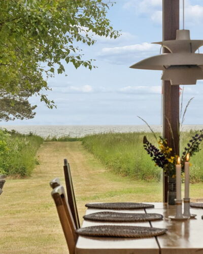Stasia - 50M from the Sea