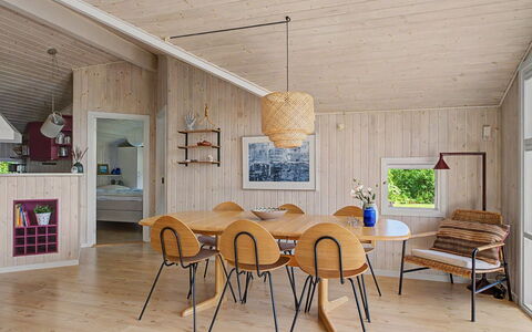 Ronna - 160M from the Sea: Flooring, Holz, Fussboden, Decke, Interior Design, Möbel, Holzboden, Light Fixture, Küche & Esszimmer Tisch, Esszimmer