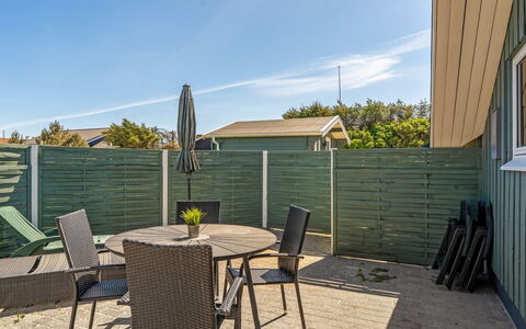 Greta - 300M from the Sea: Wohnung, Schwimmbad, Eigentumswohnung, Hotel, Resort, Ferienort, Freizeitzentrum