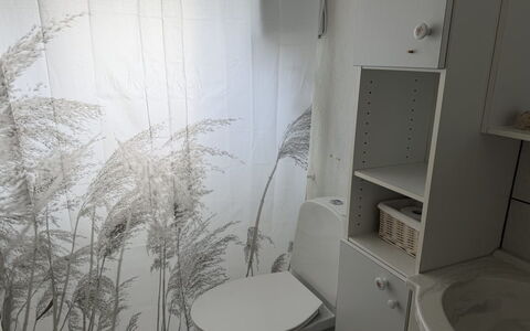 Arisa - from the Sea: Wand, Armatur, Interior Design, Badezimmer, Installation, Sinken, Bad Sink, Toilette, Design