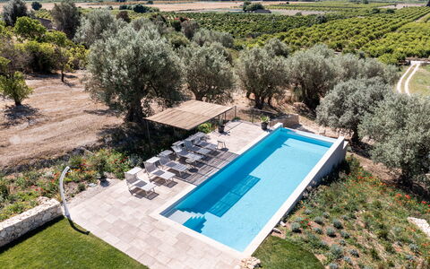Villa Maddalena: Schwimmbad, Blau, Resort, Verbundwerkstoff, Thermae, Freizeit, Estate, Eco Hotel, Sonnenliege, Gartenmöbel