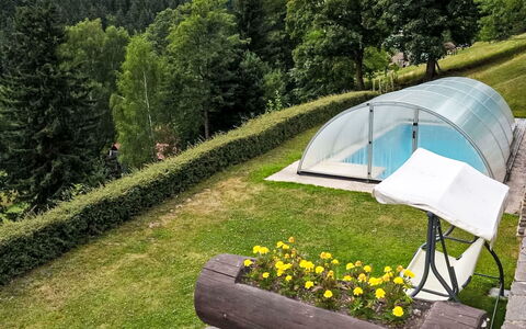 Penzion Exnar: Fenster, Die Architektur, Wohngebiet, Haus, Zuhause, Dach, Hütte, Auffahrt, Vorort, Mittelklasse-Pkw