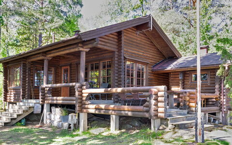 Kariniemi: Möbel, Interior Design, Wand, Flooring, Holz, Fussboden, Zimmer, Decke, Beleuchtung, Zuhause