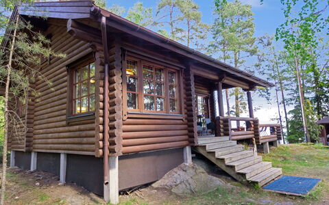 Kariniemi: Möbel, Interior Design, Wand, Flooring, Holz, Fussboden, Zimmer, Decke, Beleuchtung, Zuhause