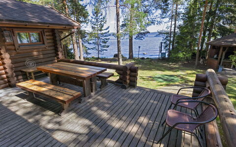 Kariniemi: Möbel, Interior Design, Wand, Flooring, Holz, Fussboden, Zimmer, Decke, Beleuchtung, Zuhause
