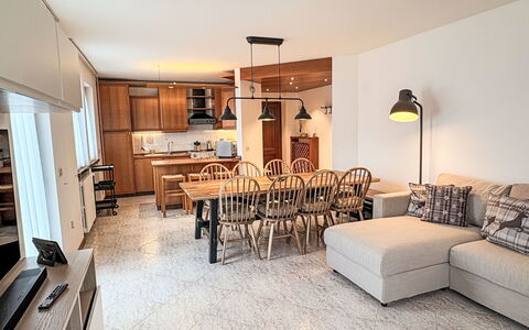 Sun: Möbel, Interior Design, Wand, Flooring, Holz, Fussboden, Zimmer, Decke, Beleuchtung, Zuhause