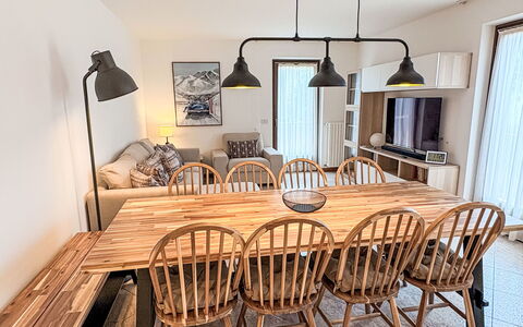 Sun: Möbel, Interior Design, Wand, Flooring, Holz, Fussboden, Zimmer, Decke, Beleuchtung, Zuhause