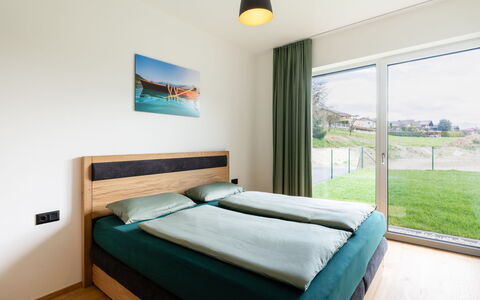 Family Nest Goldeck & See: Interior Design, Holz, Bett, Schlafzimmer, Flooring, Möbel, Zimmer, Fussboden, Bettrahmen, Decke