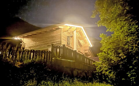 Chalet Auszeit: Holz, Hütte, Haus, Die Architektur, Hütte, Dach, Zuhause, Nacht, Blockhaus, Schuppen