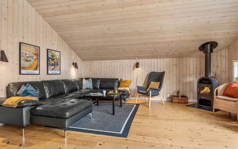 Sissa - 700M from the Sea: Holz, Flooring, Holzboden, Interior Design, Zuhause, Fussboden, Möbel, Wohnzimmer, Hartholz, Decke