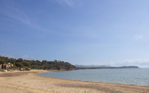 La Londe les Maures 71: Blau, Strand, Wasser, Gewässer, Küste, Natürlichen Umgebung, Küsten Und Ozeanische Forms, Ufer, Horizont, Sand