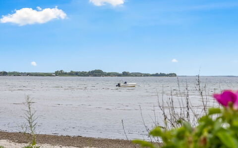 Sylvelin - 40M from the Sea: Himmel, Blau, Wasser, Wasservorräte, Daytime, Gewässer, Wolke, Horizont, Küsten Und Ozeanische Forms, Wasserweg