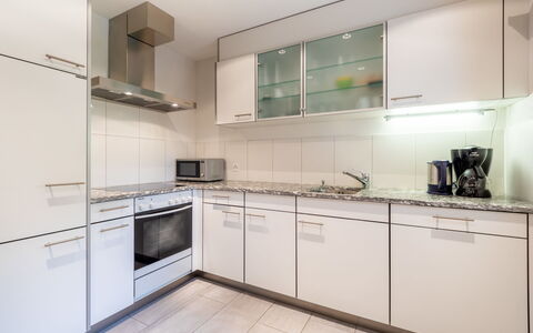 Crap Uaul: Küche, Küchengerät, Countertop, Major Appliance, Cabinetry, Flooring, Interior Design, Fussboden, Haushaltsgerät, Zuhause