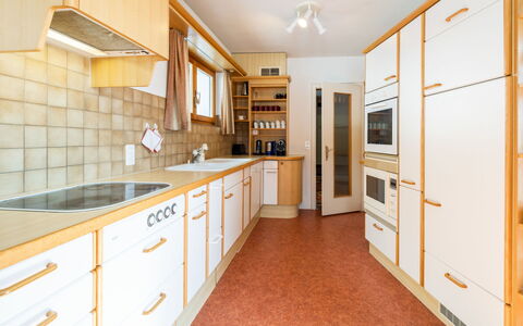 Casa Murissen: Küche, Flooring, Holz, Countertop, Interior Design, Major Appliance, Fussboden, Cabinetry, Küchengerät, Decke