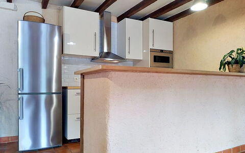 L'Ancienne Ferme: Countertop, Flooring, Holz, Interior Design, Küche, Fussboden, Möbel, Decke, Küchengerät, Holzbeize