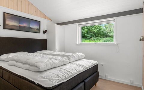 Sibyll - 1Km from the Sea: Schlafzimmer, Holz, Bett, Bedding, Bettdecke, Interior Design, Bettrahmen, Zuhause, Linens, Decke