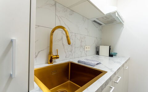 Poseidon: Armatur, Interior Design, Küche, Zapfhahn, Countertop, Sinken, Installation, Spüle, Cabinetry