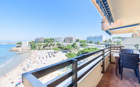 Helios: Daytime, Wohnung, Eigentumswohnung, Küste, Strand, Meer, Freizeit, Schatten, Ufer