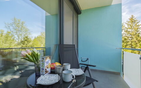 Gárdonyi Garden: Wohnung, Glas, Balkon, Stuhl, Eco Hotel, Hotel