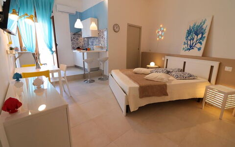 Casa Maya a Otranto: Möbel, Interior Design, Flooring, Fussboden, Zimmer, Decke, Schlafzimmer, Stuhl, Wohnung, Bett