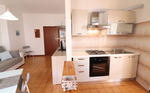 Margherita: Küche, Küchengerät, Major Appliance, Flooring, Möbel, Countertop, Interior Design, Holz, Fussboden, Cabinetry