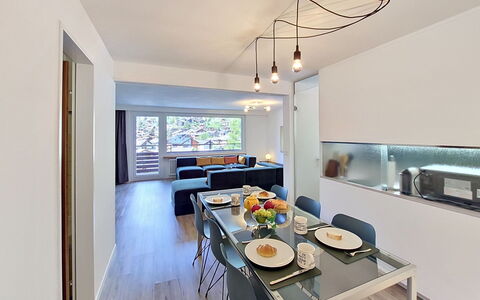 Saphir: Interior Design, Küche, Decke, Flooring, Möbel, Fussboden, Zimmer, Wohnung, Countertop, Küche & Esszimmer Tisch