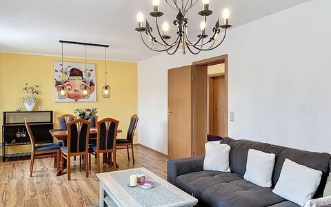 Ankerplatz: Möbel, Interior Design, Flooring, Fussboden, Holz, Decke, Zimmer, Couch, Wohnzimmer, Beleuchtung