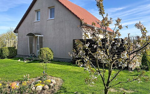 Ankerplatz: Haus, Strauch, Hütte, Zuhause, Dach, Garten, Bauernhaus, Rasen, Garten, Hinterhof