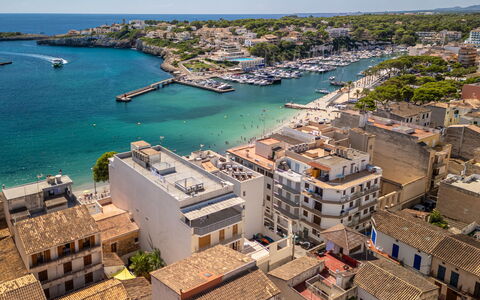 Apartament Near the Sea: Wasser, Gewässer, Wasservorräte, Boot, Watercraft, Wasserweg, Küste, Stadt, Sommer, Meer