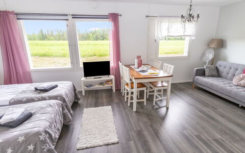 Tupa: Interior Design, Wohnung, Balkon, Hartholz, Holzbeize, Holzboden, Geländer, Daylighting, Hotel, Penthouse