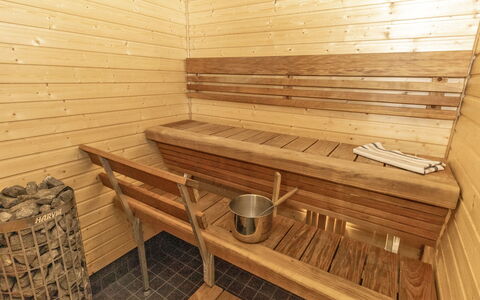 Tupa: Interior Design, Wohnung, Balkon, Hartholz, Holzbeize, Holzboden, Geländer, Daylighting, Hotel, Penthouse