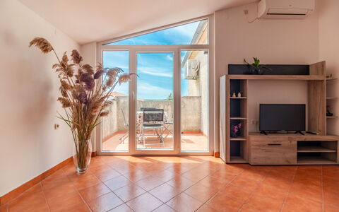 Kristalis: Interior Design, Wohnung, Balkon, Hartholz, Holzbeize, Holzboden, Geländer, Daylighting, Hotel, Penthouse