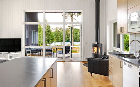Paradiset 2: Flooring, Interior Design, Holzboden, Fussboden, Möbel, Holz, Laminatboden, Küche, Countertop, Beleuchtung