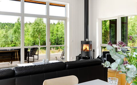 Paradiset 2: Feuerstelle, Flooring, Möbel, Interior Design, Holzofen, Fussboden, Holzboden, Wohnzimmer, Haushaltsgerät, Kamin