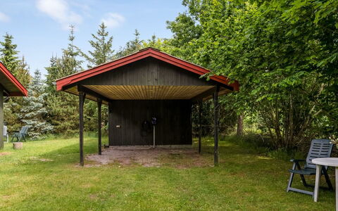 Ritte - from the Sea: Gras, Holz, Grundstueck, Ländliches Gebiet, Schuppen, Schatten, Gartenbauten, Hütte, Garten, Garten