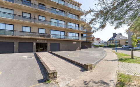 Zandstuyver with Balcony: Gebäude, Wohnung, Wohngebiet, Nachbarschaft, Die Architektur, Eigentumswohnung, Menschliche Siedlung, Balkon, Vorort