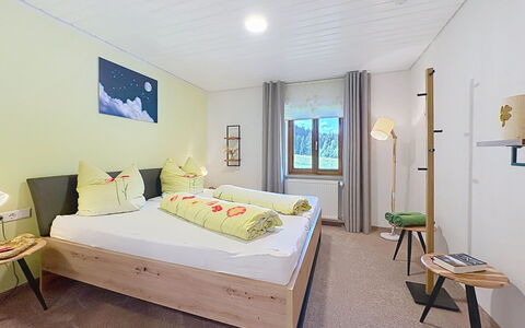 Sonne: Bett, Interior Design, Schlafzimmer, Wand, Flooring, Fussboden, Bettdecke, Möbel, Bedding, Holz