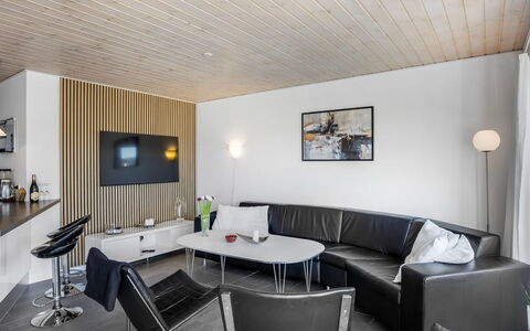 Arise - 700M from the Sea: Resort, Schwimmbad, Estate, Schatten, Landscaping, Eco Hotel, Hotel, Villa