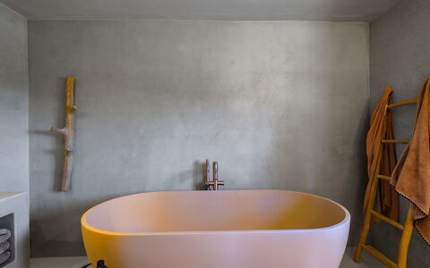 Prana: Armatur, Installation, Badewanne, Keramik, Badezimmer, Marmor, Fliese, Gips