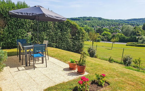 Les Ducs de Normandie: Möbel, Strauch, Garten, Gartenmöbel, Tabelle, Tisch Im Freien, Stuhl, Ground, Rasen, Landscaping