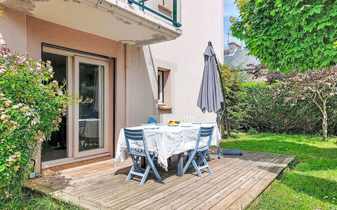 Claudel: Stuhl, Garten, Schatten, Veranda, Gartenmöbel, Garten, Balkon, Hinterhof, Landscaping, Eco Hotel