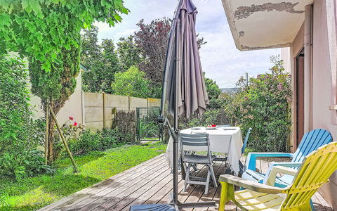 Claudel: Resort, Schwimmbad, Estate, Schatten, Landscaping, Eco Hotel, Hotel, Villa