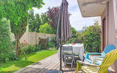 Claudel: Möbel, Gartenmöbel, Stuhl, Schatten, Garten, Tisch Im Freien, Garten, Hinterhof, Eco Hotel, Landscaping