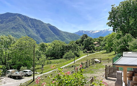 Sorico Albonico 697: Resort, Schwimmbad, Estate, Schatten, Landscaping, Eco Hotel, Hotel, Villa