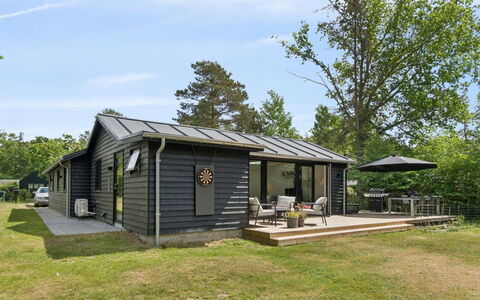 Ion - 750M from the Sea: Dach, Zuhause, Hütte, Haus, Abstellgleis, Gartenbauten, Bauernhaus, Rasen, Veranda, Garten