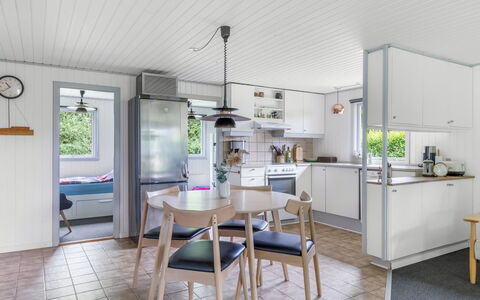 Elif - 200M from the Sea: Interior Design, Möbel, Flooring, Decke, Fussboden, Zuhause, Küche, Haushaltsgerät, Stuhl, Zimmer