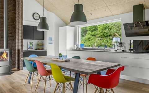 Anabel - 800M from the Sea: Möbel, Interior Design, Flooring, Holz, Fussboden, Stuhl, Küche & Esszimmer Tisch, Esszimmer, Küche, Decke